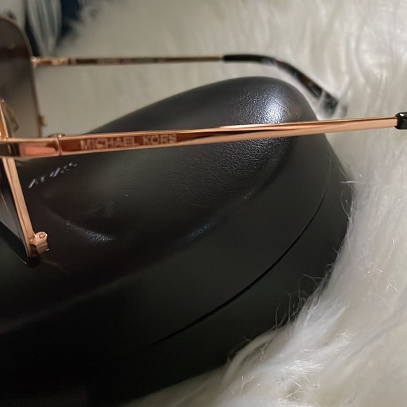 Michael Kors Gold Aviators Sunglasses Women’s - Picture 3 of 5